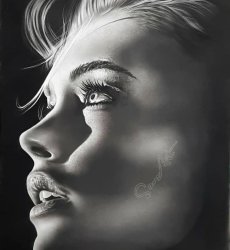 پرتره،  سایز: 100*140، تکنیک: سیاه قلم، سبک: رئال